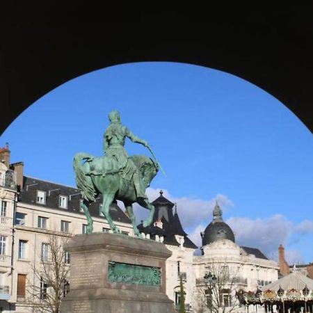 Le SCANDINAVE, proche Bord de Loire Orléans Extérieur photo